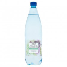 Tesco White Grape and Blackberry Flavoured Sparkling Water 1 Litre
